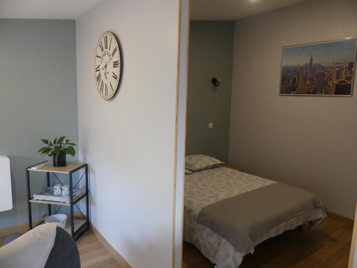 Appartement charmant studio 35m² au calme proche du circuit à Saint-Gervais en-Belin Extérieur photo